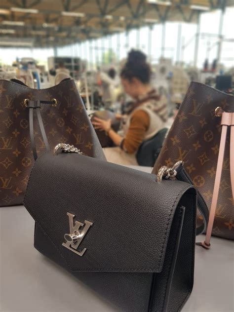 Salário mensal de Vendedor da empresa Louis Vuitton